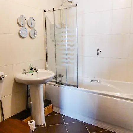 One Apartment Duncannon